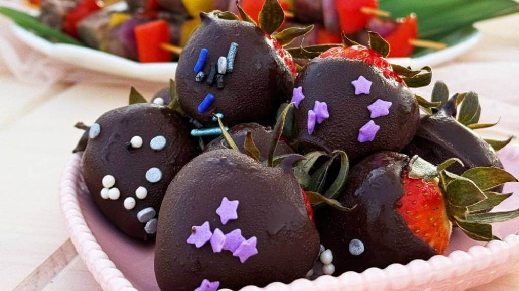 chocolate-dipped strawberries