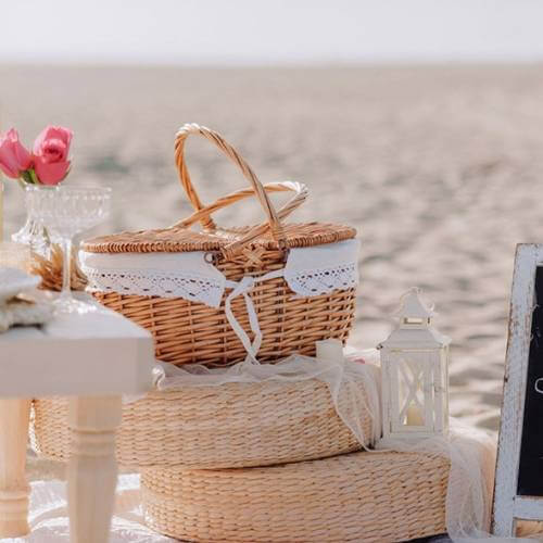 beach picnic basket setup