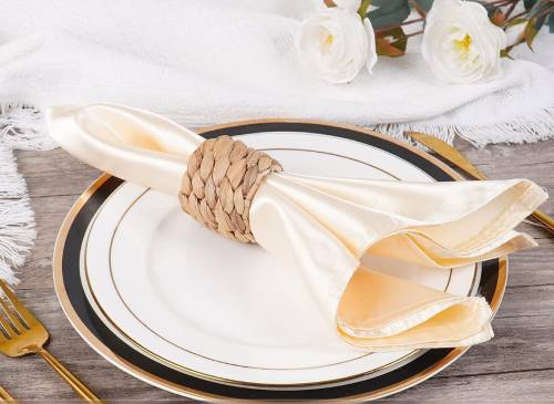 straw-rings-for-napkins