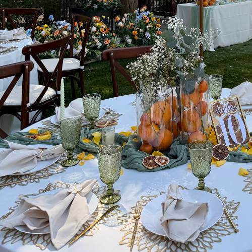 white cloth napkins outdoor table
