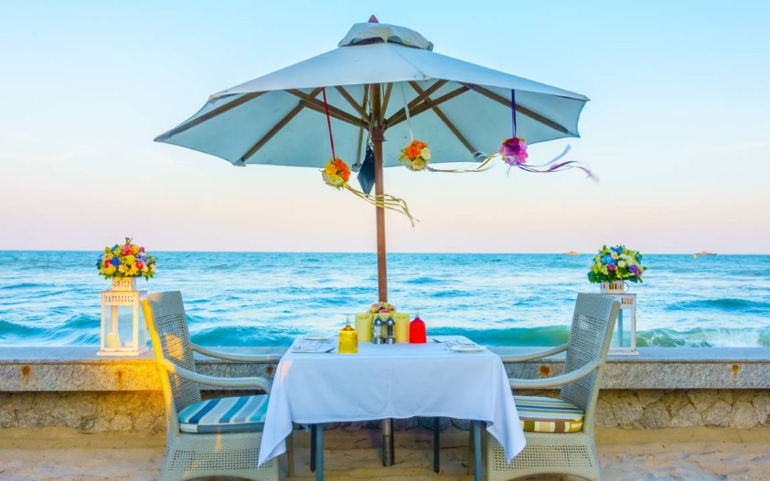 Best Picnic Tables with Umbrellas for Outdoor Dining
