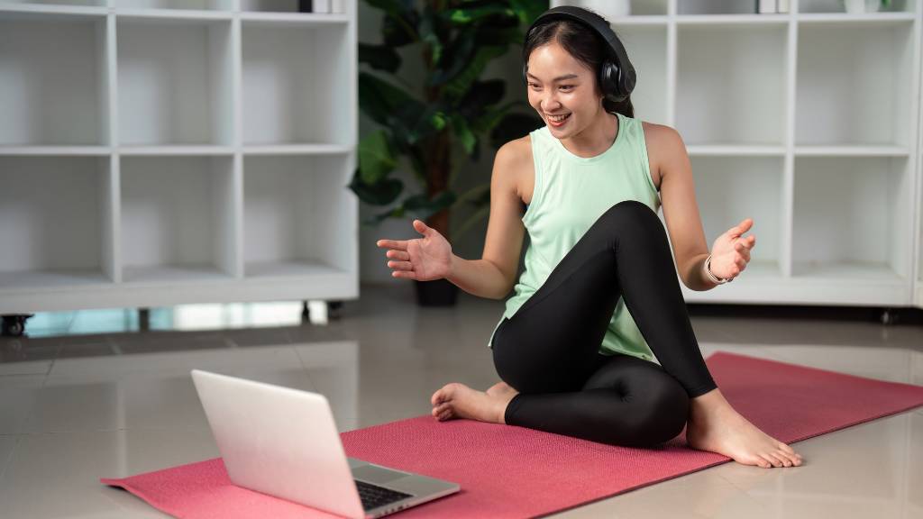 online yoga instructor business