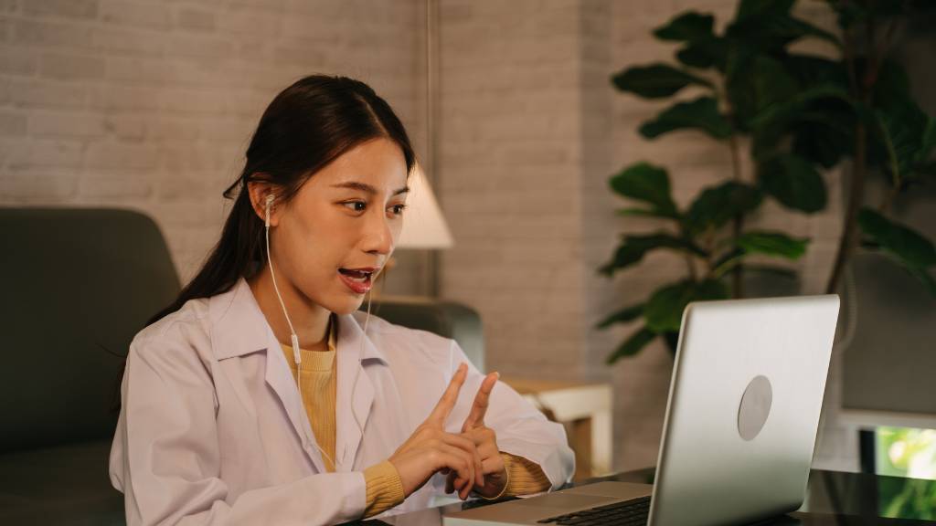 woman working online