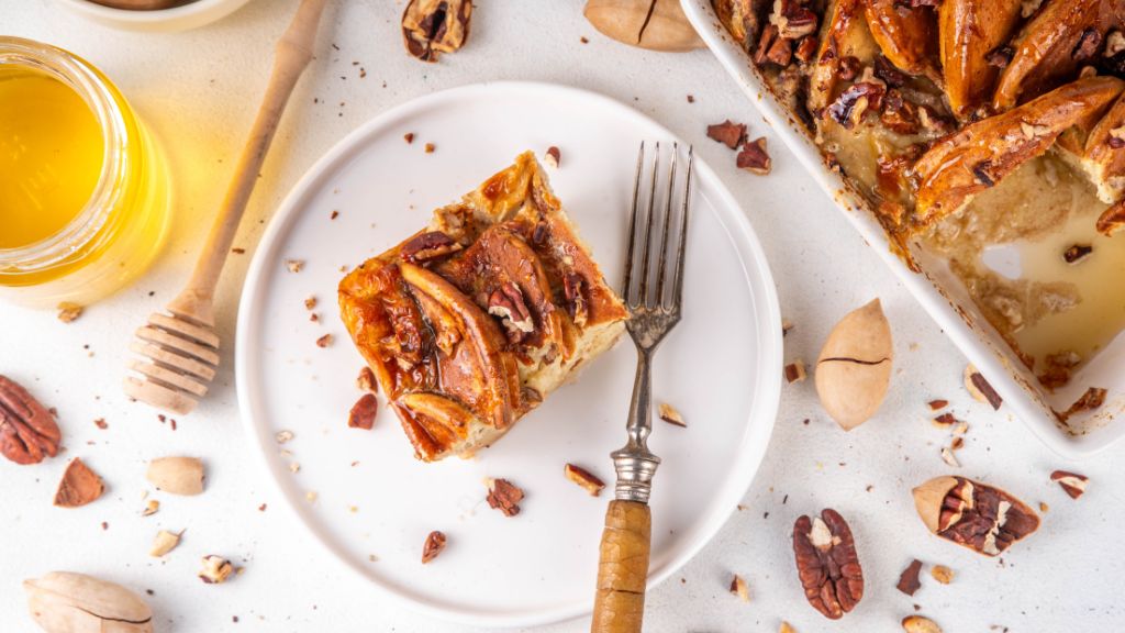 baked brie with honey and pecans