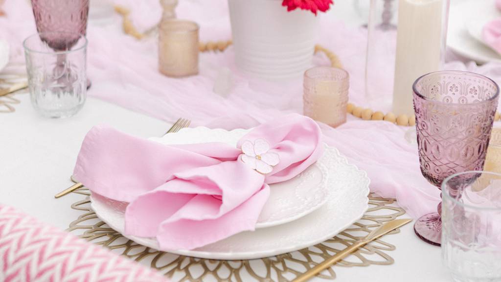 elegant pink table setting design