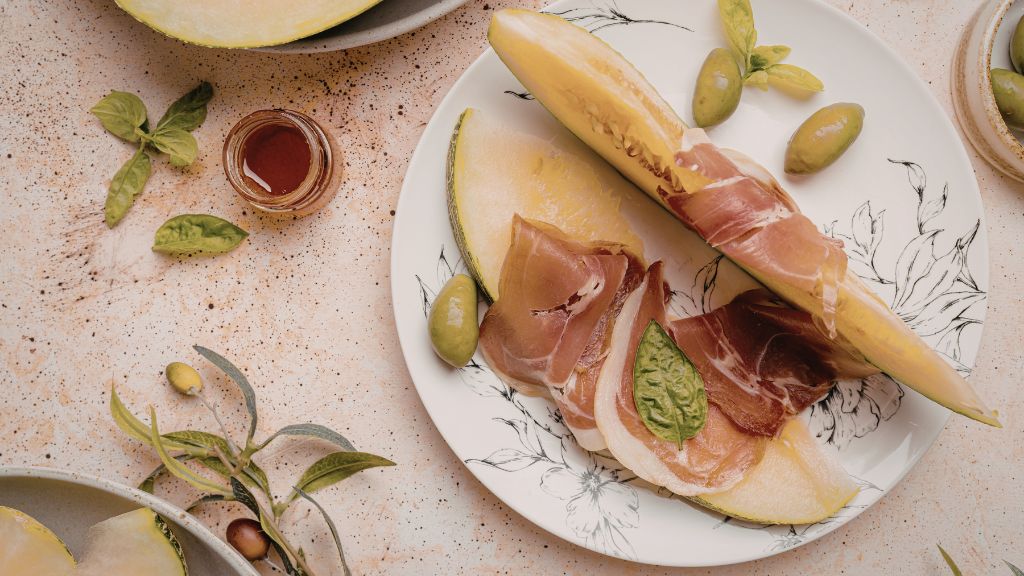 prosciutto wrapped melon bites