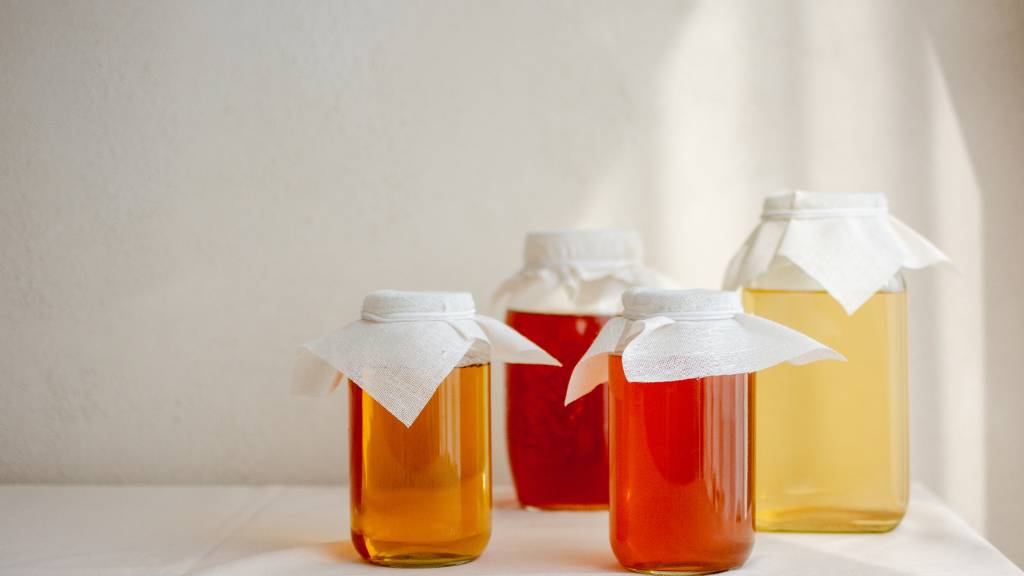 kombucha brewing jars